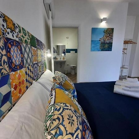 B&B Lastracu カステッランマーレ・デル・ゴルフォ エクステリア 写真